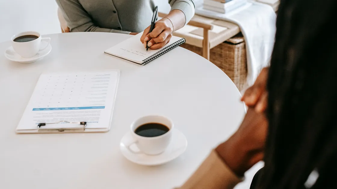How to Summarize User Interviews with AI and Keep Context