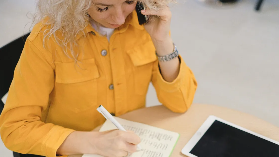 How to Analyze Sales Call Transcripts with AI