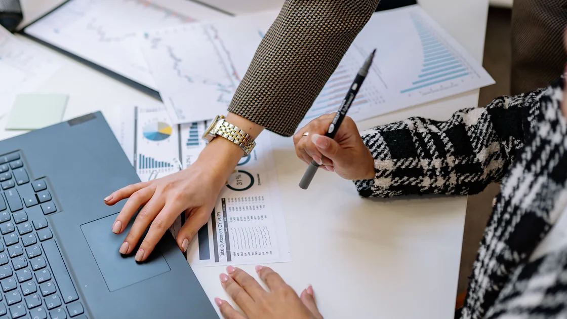 How to Draft a Customer Churn Analysis with AI